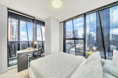 Image de Stylish & Cozy 2br Apt on Collins with City Views