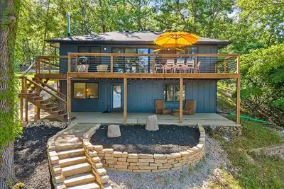 Image de Lakefront Escape: Remodeled, Fast Internet, Cove View