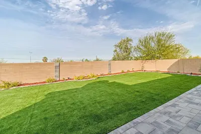 Image de Modern home at the Phoenix South Mountain Park close to everything