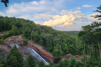 Image de The Absolute Best Views of Toxaway Falls from \"Ta Ha Wey\"