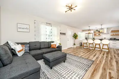 Image de 7ppl 4 beds / 8 minutes to the beach / 2 min to dwnt / modern