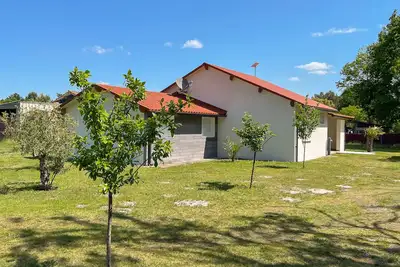Image de Grande maison neuve et calme au milieu de la nature, Ă 15 minutes de la plage