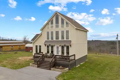 Valley View Retreat- Summer Getaway with a View