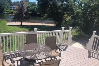 Image de Modern Waterfront Home | Deck\/Bbq | Walk to Beach!