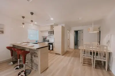 Image de Modern 3 bedroom house 15 min from Siesta Key Beach