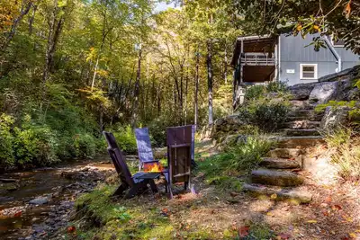Image de By the Creek | Charming Cottage on a Creek