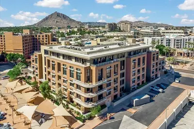 Image de Lovely 1 Bedroom Condo with Office in the Heart of Old Town!