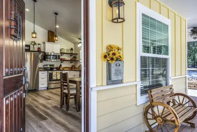 Image de Windmill Cottage - Peaceful & Quiet on 5 acres