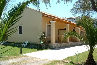 Unique located holiday apartment directly at the sea, own beach access, Wifi, Ag