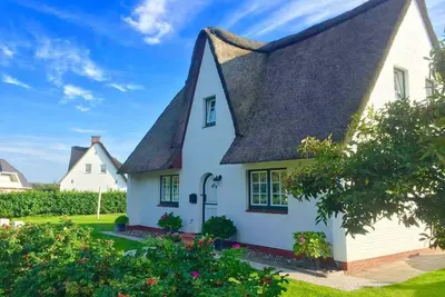 Image de Lille Dröm - Thatched roof house in a great location in the Ording district.