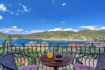 Image de Studio 'Veronis 7' avec vue sur la mer, piscine partagée et Wi-Fi.