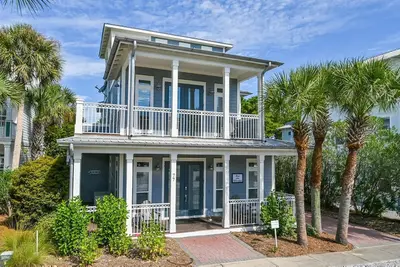 Image de Spend Fall by the Beach! Private Beach Access! Shopping and Dining! 4 Adult Bikes!