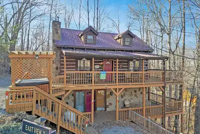 Image de Rise & Shine with Game Room Fun - Pet-Friendly Cabin near Gatlinburg!