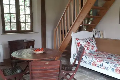 Image de Maison a colombage rénovée, pleine de charme, au milieu de la nature