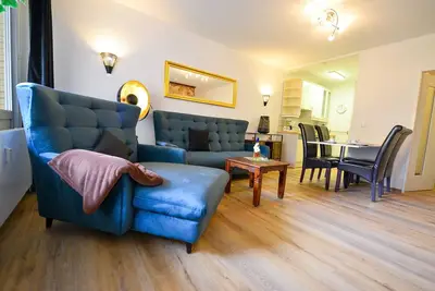 Image de Penthouse apartment with lake view and roof terrace with swimming pool in the building