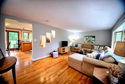 Image de ❤️Charming Coastal/Country Home w/3 Acres & Sauna! ❤️