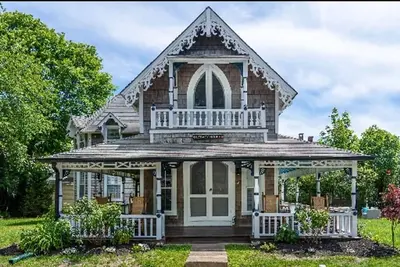 Image de Renovated Historic House \"The Legacy House\"