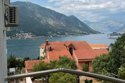 Image de Apartment with beautiful sea view, 3km from old town.