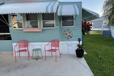 Image de Adorable Mobile Home Resort Atmosphere Short Distance to Beach