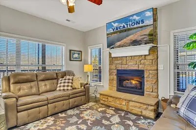 Image de Lovely 2 Bedroom Condo in StoneBridge!
