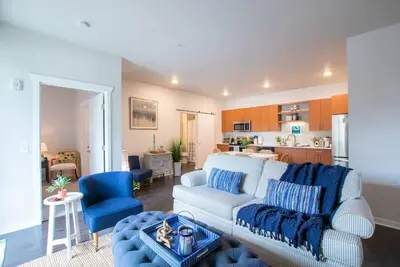 Image de Gone Fishing Condo Close to Downtown Tc
