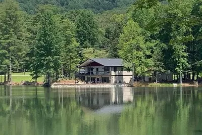 Image de Fisherman paradise on private lake 5 minutes from Helen