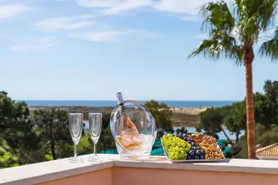 Image de Extraordinary Villa on an elevated position in Quinta do Lago.