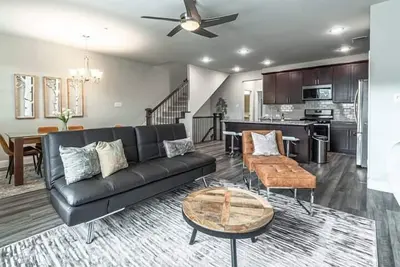 Image de Modern Townhome with patio - New  Construction