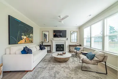 Image de 4br Family Haven w/ Grill & Beautiful Fenced Yard