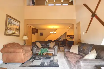 Image de ⭐️ Walk to Ski ⎮Fireplace ⎮Free Wifi