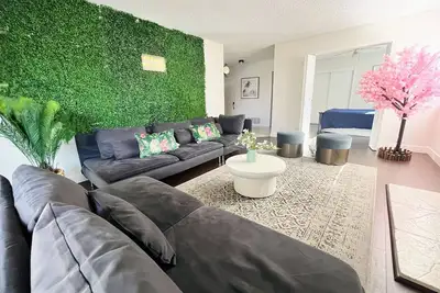 Image de Sunny Socal Pool House near Disney