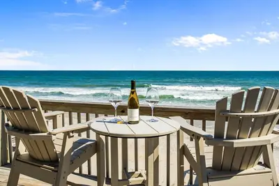Image de Beach Front Family Paradise | 2 Oceanfront Decks!
