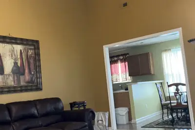 Image de Entire 3 bedroom home 5mi from Clt airport. 10mi from Panthers Stadium.