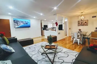 The Devonshire / Lvl2: Lux Xcape; subway@600 steps!