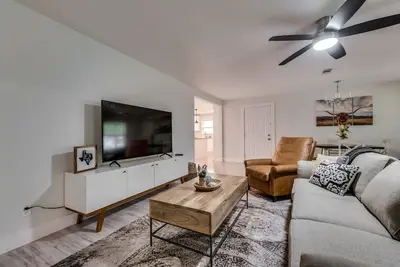 Image de 7mi from Downtown Ft. Worth Home Away From Home