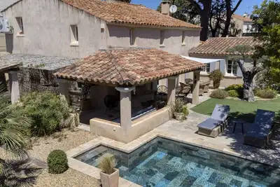Image de La Taurine. Belle maison de standing, piscine, clim