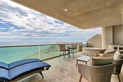 Image de Penthouse at Tessoro with unique views - 1404