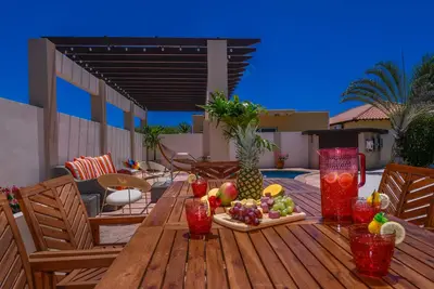 Luxury Villa Tamar with private Pool in Noord, just 2 Minutes from the beach!