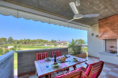 Image de VistaLago Green Residence 100m From Lake, Desenzano Del Garda, Italy