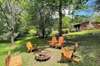 Image de Grumpy Bear Cabin - Your Western Nc escape