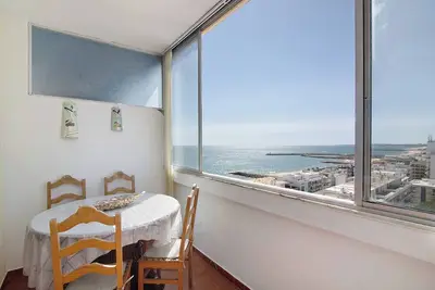 Image de Appartement \"Vip T2 em Frente a Praia\" avec vue sur la mer, terrasse et Wi-Fi.
