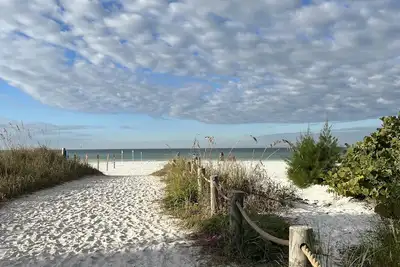 Image de Beautiful tranquil 2 bedroom, 2 bath condo on the #1 Beach in Usa, Siesta Key