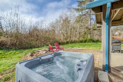 Image de Modern Beach Home with Hot Tub, Large Yard, Kid Friendly, Near Nedonna Beach