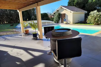 Image de maison avec climatisation piscine couverte a 5 minutes de l'ocean