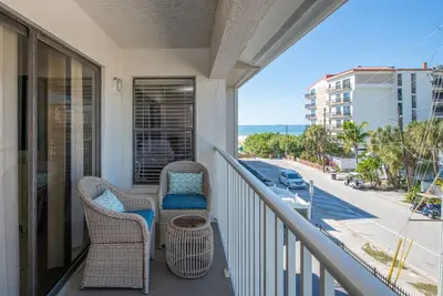 Image de Location! 30-Steps Beach Access