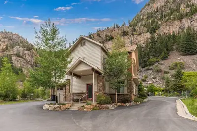 Image de Location, Location, Location-Amazing Views-Across from Ouray Hot Springs Pool