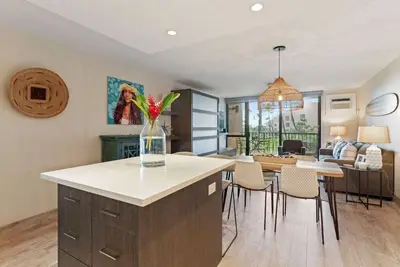 Image de 150k Reno-Ocean View* Across from Beach*PoolTennis