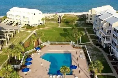 Image de Pet Friendly, 4/4. 5 with Pool & Beach/Bay Views