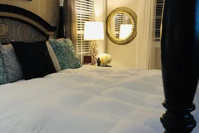 Image de 4- Bedroom house -close to Iah Airport and Lake dinning