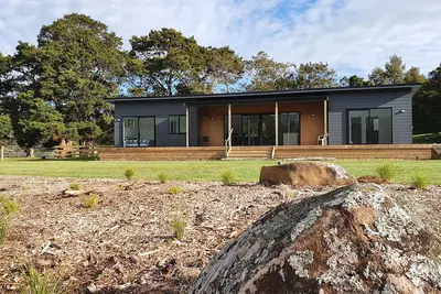 Image de Kai Iwi lakes 12km Dargaville 28 km \nFarm House sleeps 6 adults 2 children